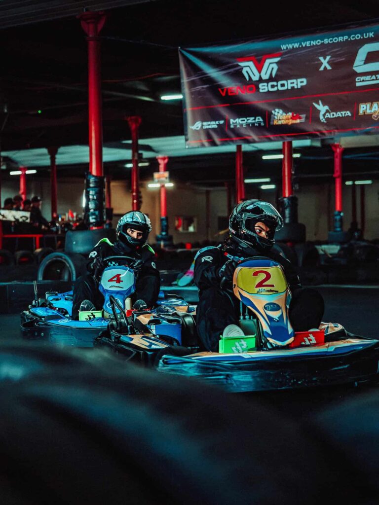 2 Race cars compete in Castleton for Creator Race